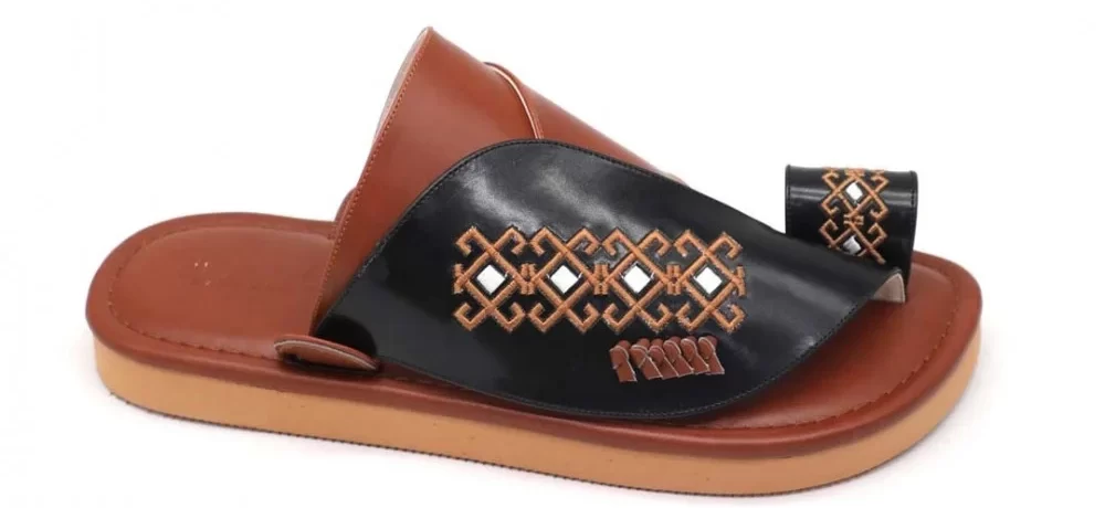 نعال فلورا جلد مطرز مفتوح