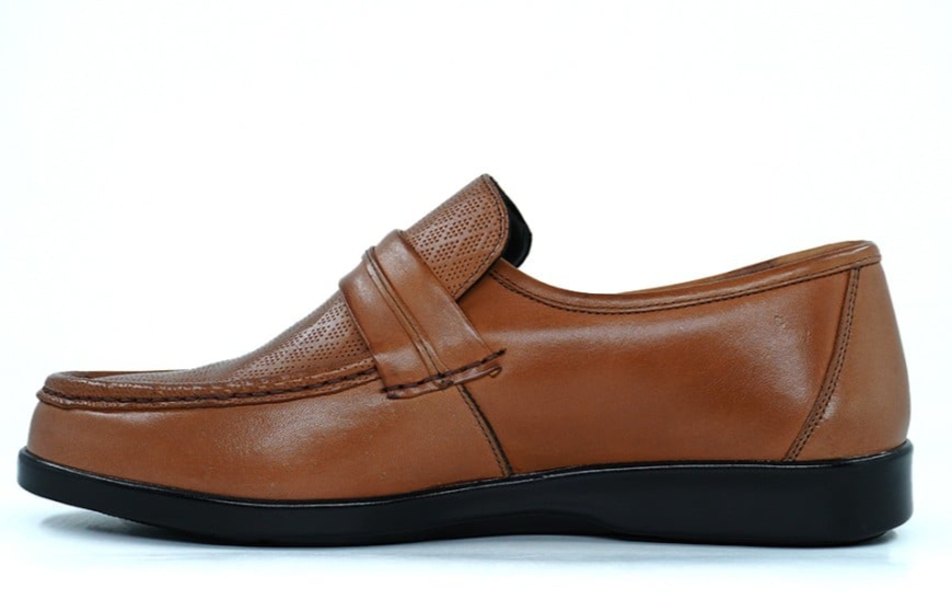 حذاء تيكنولوجي أي أي بي تان من هش بابيس