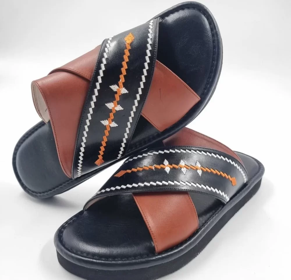 نعال مطرز رجالي من فاد كوم