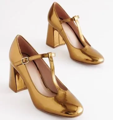 احذيه نسائيه كعب عالي من Forever Comfort