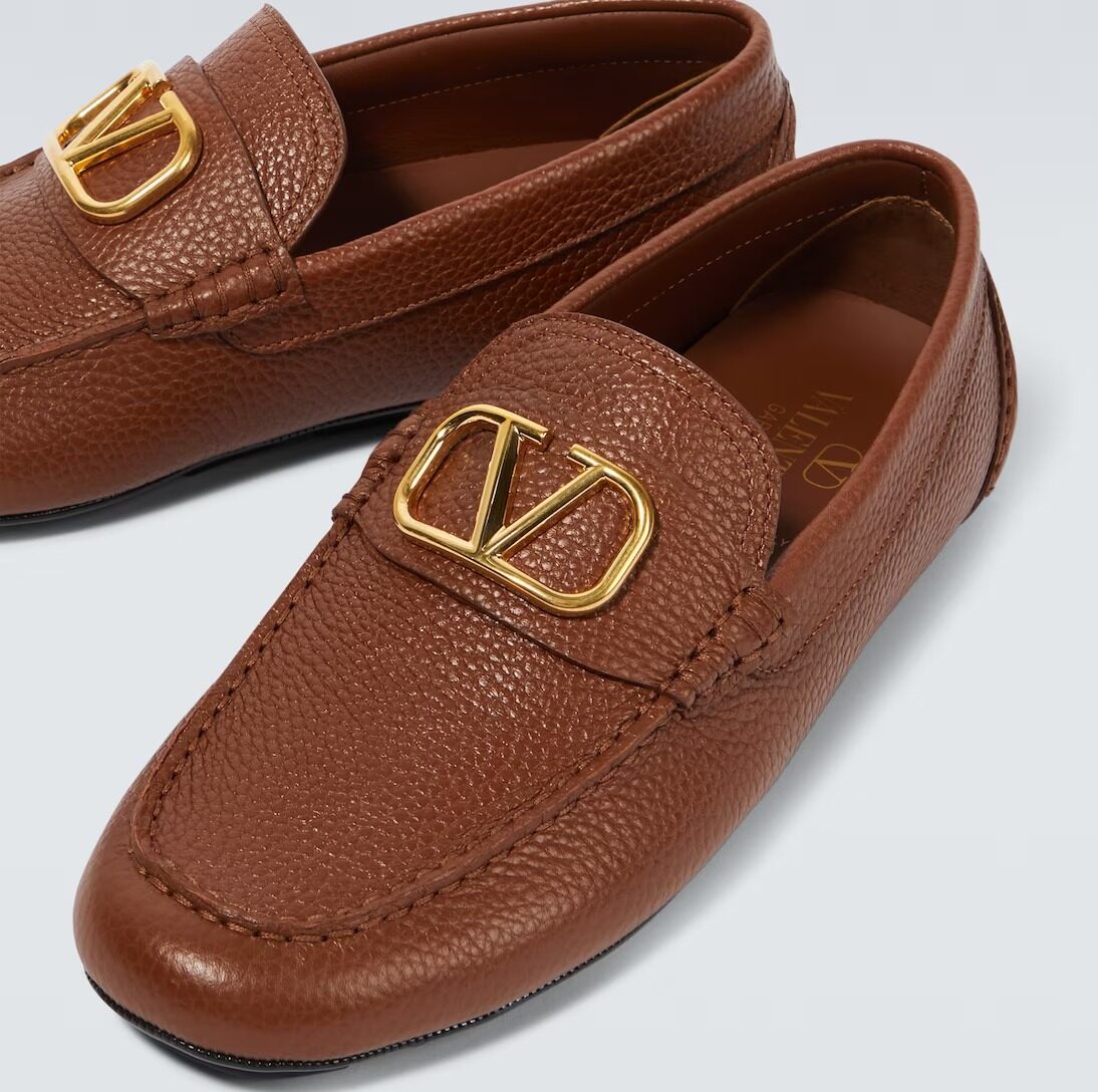 VLogo Signature leather loafers
