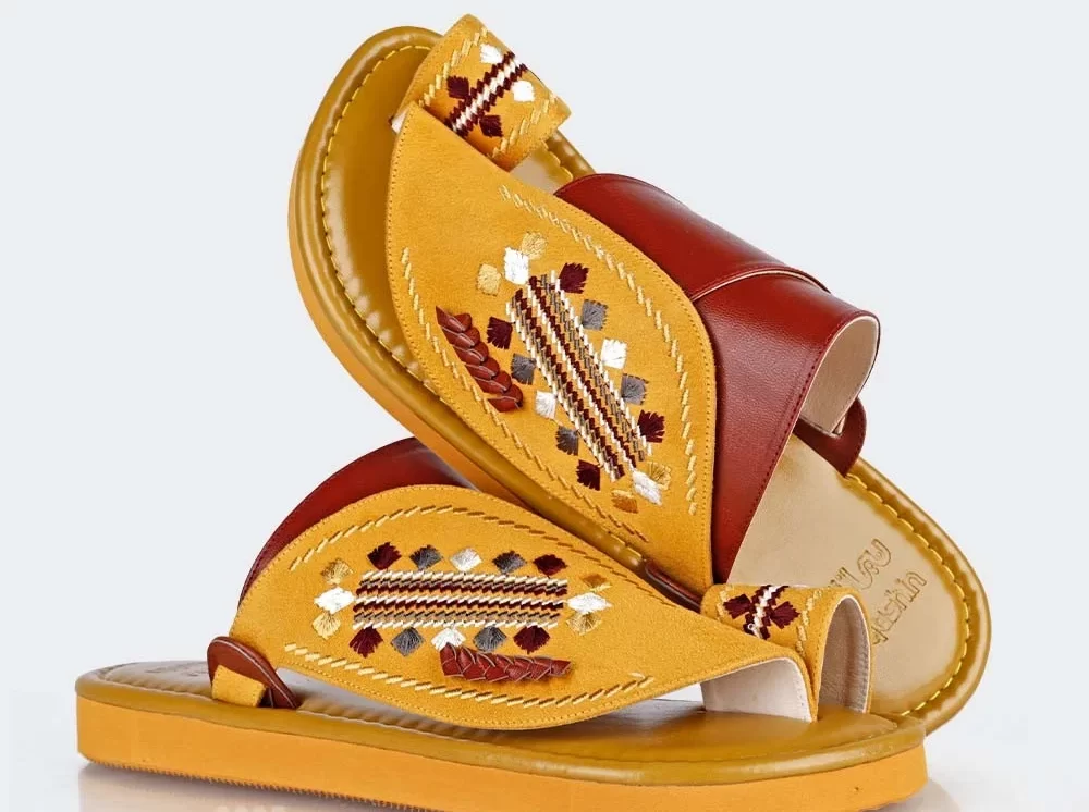 نعال سعودي رجالي مطرز من ناشين 