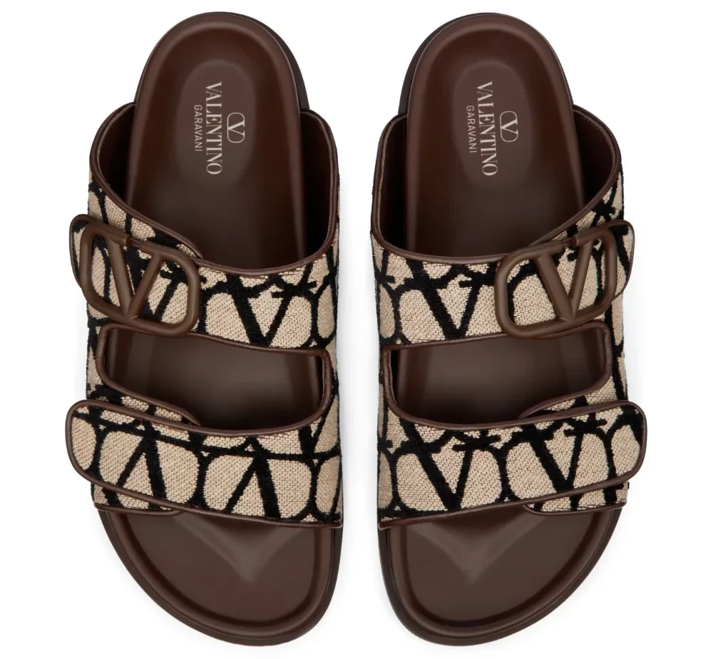 نعل 'توال أيكونوغراف' بسير لمس من Valentino Garavani