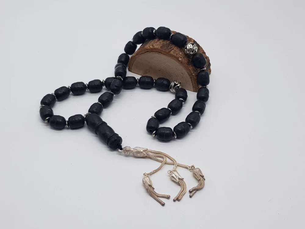 سبحة عنبر كبد الحوت