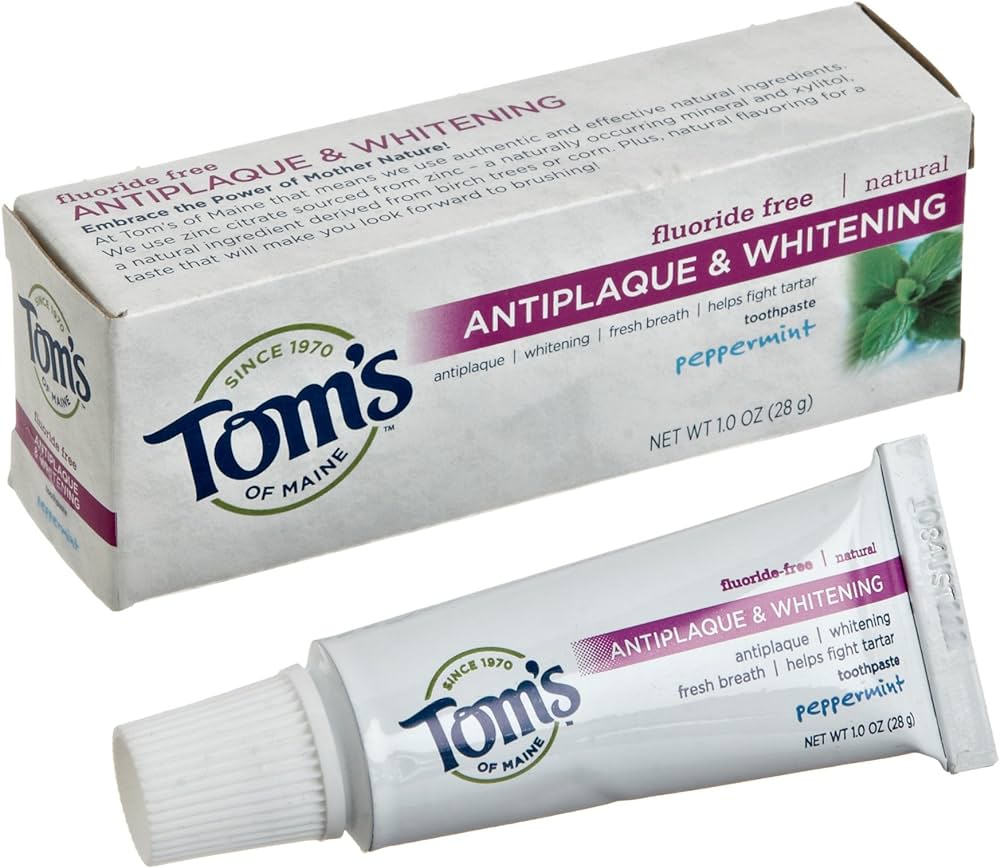 تومس اوف ماين معجون اسنان خال من الفلورايد ومضاد للبلاك والتبييض، بحجم مناسب للسفر
