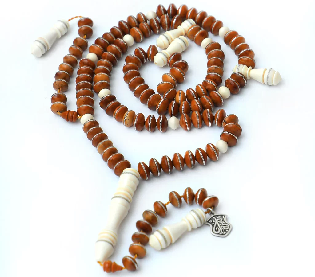 سبحه 99 حبه مصنوعه من خشب الكوك و مرصعه بالعاج والفضة