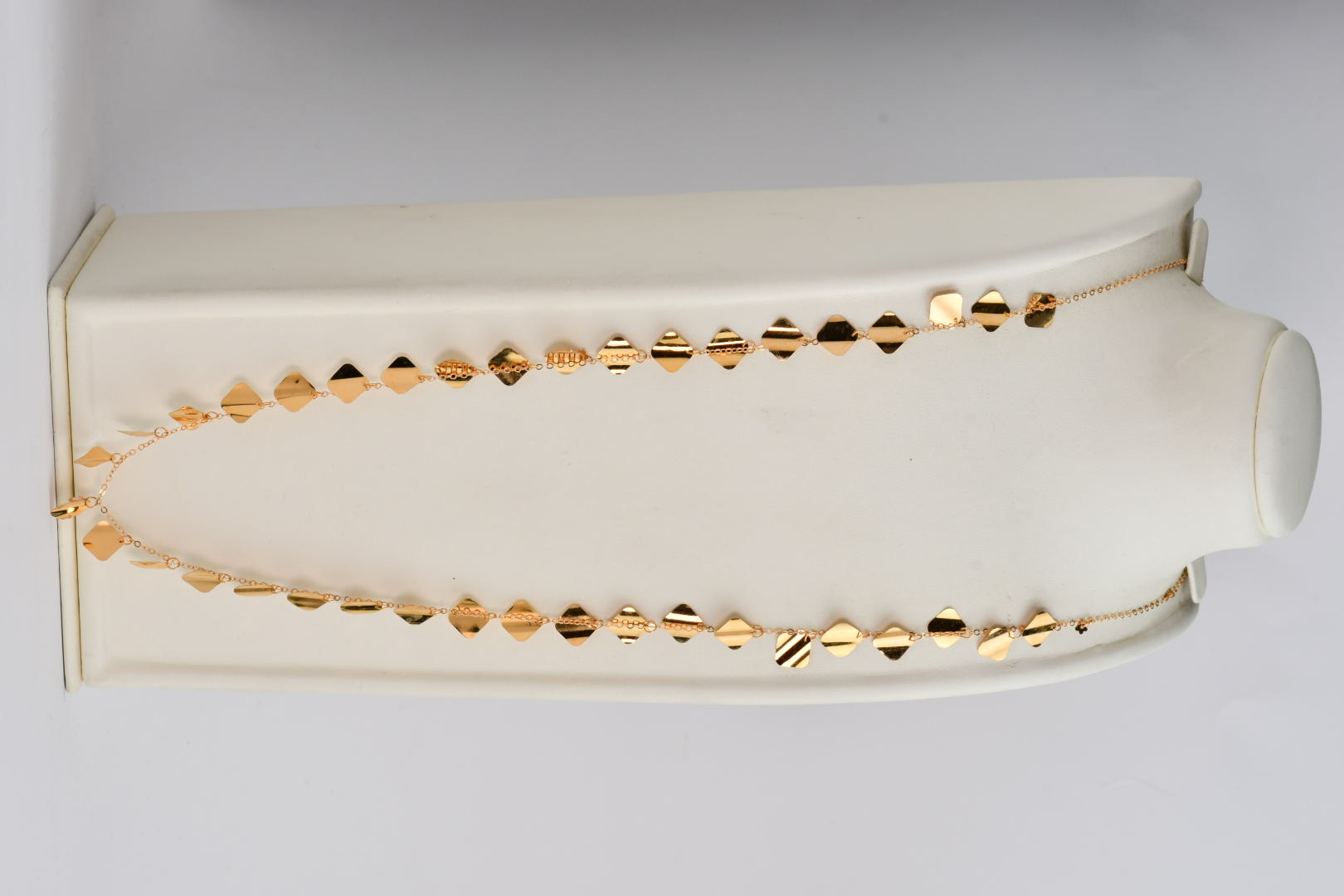 مساء الخير معاكي اسيسنت مستر محمد فاروق فيزكس سبحة ذهب نسائي طويلة 