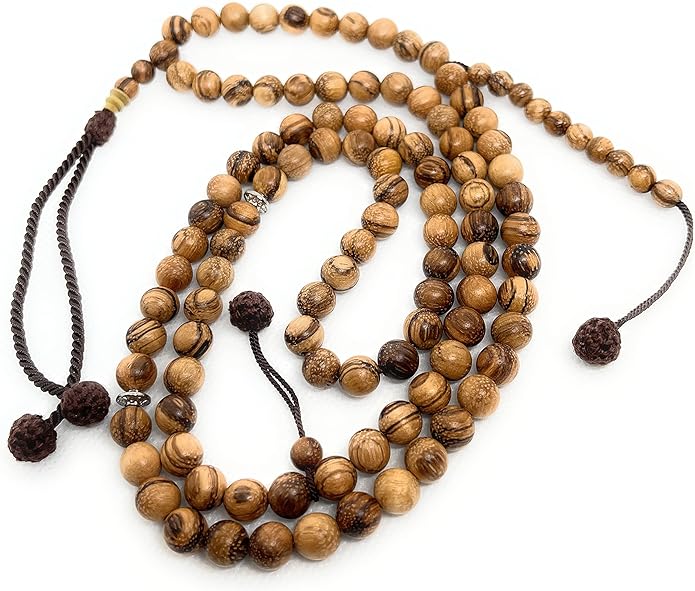 سبحة من خشب الزيتون مزينه